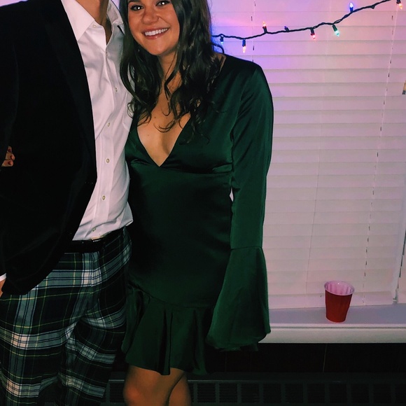 Line & Dot Dresses & Skirts - Line and Dot Green Long Sleeve Dress